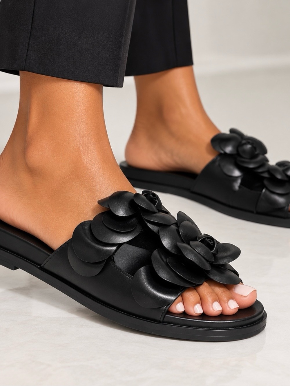 Isaac Mizrahi Black Floral Sandals